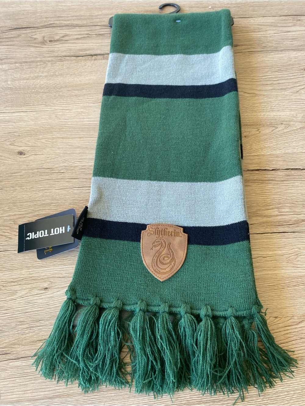 Hot Topic Green and Gray Slytherin Stripe Knit Scarf